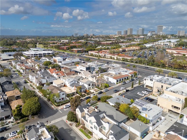 Detail Gallery Image 38 of 45 For 707 Begonia Ave, Corona Del Mar,  CA 92625 - 5 Beds | 5/1 Baths
