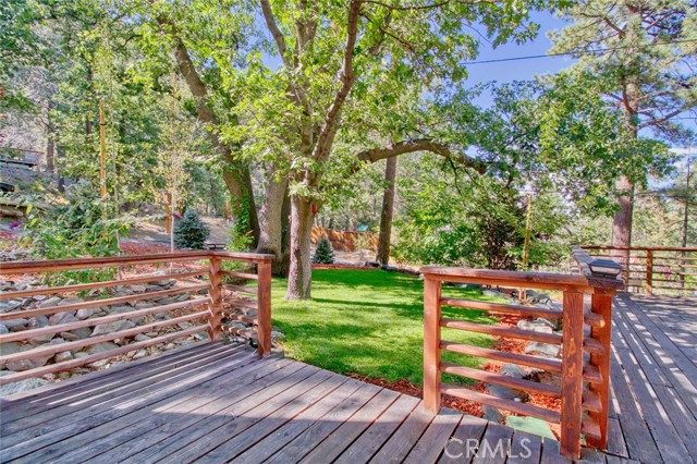 5475 Acorn Trail, Wrightwood CA: https://media.crmls.org/medias/b36b7f46-cdf8-483e-bf8a-4e5a35942ed8.jpg