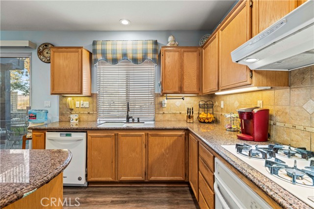 Detail Gallery Image 18 of 56 For 27950 Periwinkle Ln, Valencia,  CA 91354 - 3 Beds | 2/1 Baths