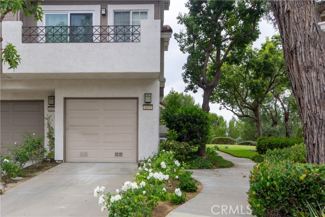 1033 S Dewcrest Drive, Anaheim CA: https://media.crmls.org/medias/b36c35e1-36d9-4686-add9-163c0bf8dea4.jpg