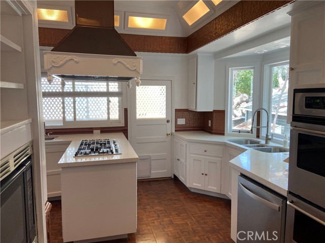 Front House Kitchen with quartz counter tops