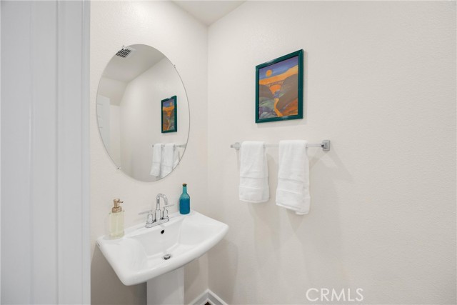 1095 W Buttercup Lane, Rialto CA: https://media.crmls.org/medias/b36d48db-0dea-4b9e-86e8-bf41827c2789.jpg