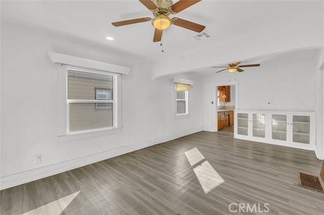 Detail Gallery Image 6 of 25 For 926 East 97th Street, Los Angeles,  CA 90002 - 2 Beds | 1 Baths