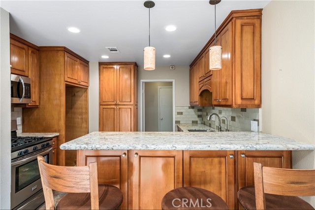 Detail Gallery Image 15 of 36 For 5497 E Willow Woods Ln #C,  Anaheim,  CA 92807 - 3 Beds | 1/1 Baths