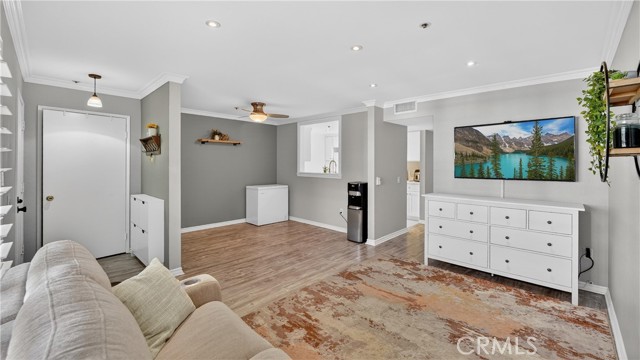 Detail Gallery Image 5 of 35 For 12141 Centralia #309,  Lakewood,  CA 90715 - 1 Beds | 1 Baths