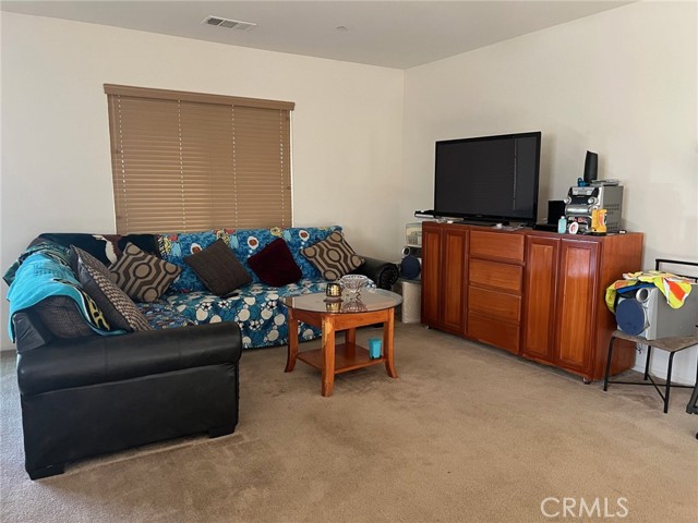 Detail Gallery Image 2 of 23 For 11932 Bluff Ct, Adelanto,  CA 92301 - 3 Beds | 2 Baths