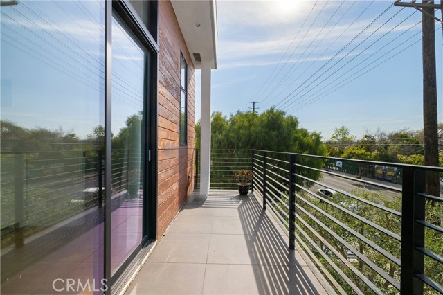 3660 Beethoven Street, Los Angeles CA: https://media.crmls.org/medias/b370b198-e19b-4244-8e87-e20b5db8a8f8.jpg