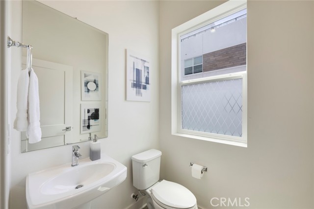 Detail Gallery Image 13 of 48 For 987 E Mason Ln #130,  Anaheim,  CA 92805 - 4 Beds | 3/1 Baths