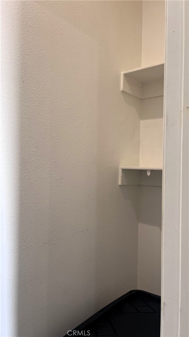 https://media.crmls.org/medias/b370f4ca-2f86-4d4c-bdc5-243abc89f282.jpg?preset=X-Large