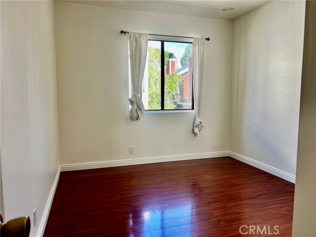 Detail Gallery Image 15 of 40 For 19451 Sherman Way #501,  Reseda,  CA 91335 - 3 Beds | 2/1 Baths