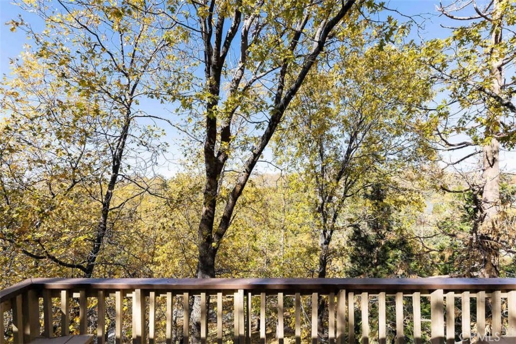 https://media.crmls.org/medias/b3722397-d148-4a43-bdbb-cb787817a1d1.jpg?preset=X-Large