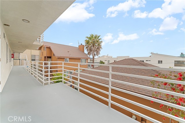Detail Gallery Image 16 of 23 For 710 5th St, Hermosa Beach,  CA 90254 - – Beds | – Baths