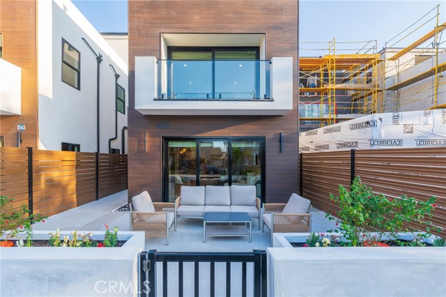 Detail Gallery Image 5 of 49 For 422 20th St, Huntington Beach,  CA 92648 - 3 Beds | 4/1 Baths