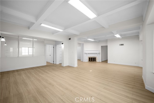 Detail Gallery Image 6 of 25 For 2823 W 8th St, Los Angeles,  CA 90005 - 4 Beds | 2/1 Baths