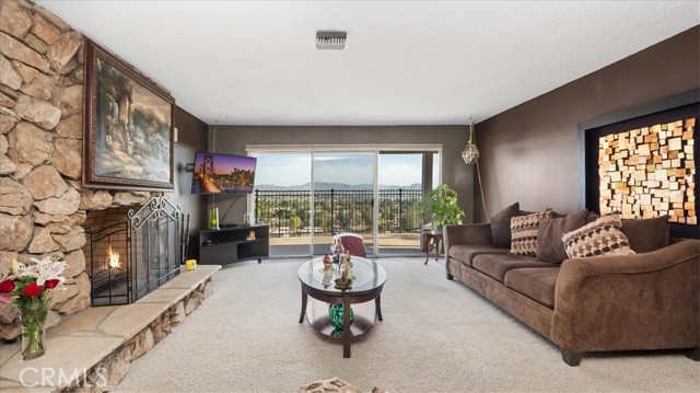 Detail Gallery Image 6 of 49 For 6570 Monte Vista, San Bernardino,  CA 92404 - 2 Beds | 2 Baths