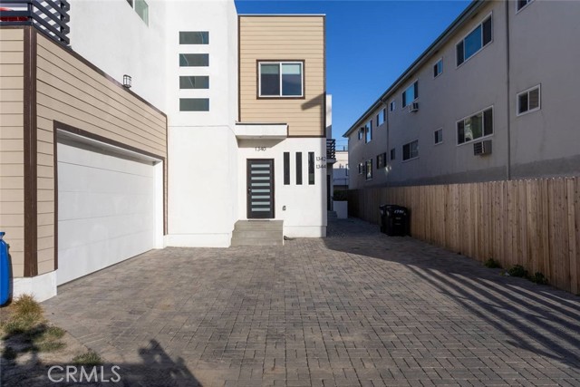Detail Gallery Image 2 of 33 For 1340 N Kenmore, Los Angeles,  CA 90027 - 4 Beds | 4 Baths