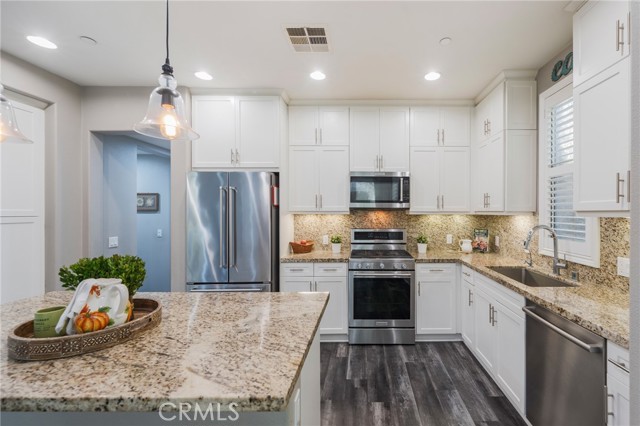 Detail Gallery Image 8 of 39 For 88 Capricorn, Irvine,  CA 92618 - 2 Beds | 2 Baths