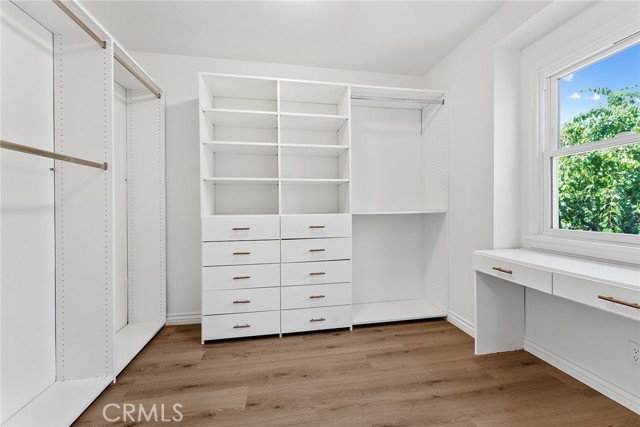 11053 Strathmore Drive, Westwood - Century City CA: https://media.crmls.org/medias/b37541c6-8df4-4ed0-afc2-7b045fbb0a17.jpg