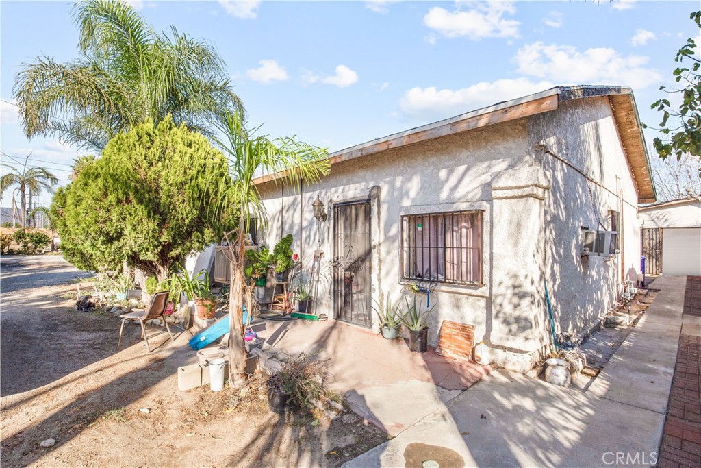 7353 Citrus Avenue, Fontana, CA 92336