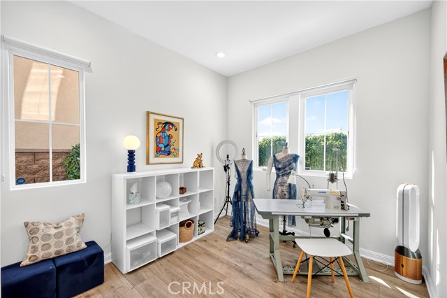 Detail Gallery Image 11 of 26 For 20851 W Acorn Circle, Porter Ranch,  CA 91326 - 4 Beds | 3 Baths