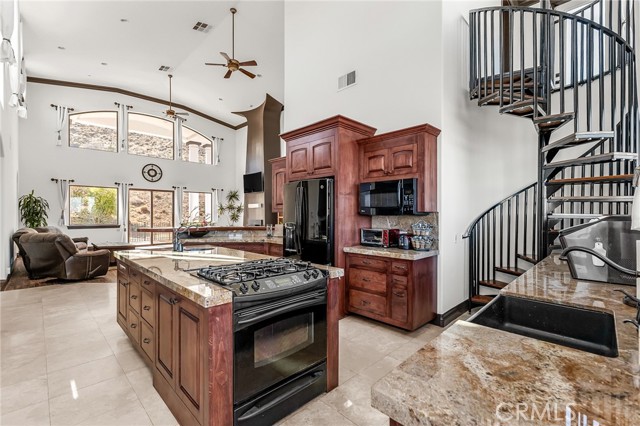 Detail Gallery Image 14 of 58 For 8022 Wesley, Joshua Tree,  CA 92252 - 5 Beds | 4/1 Baths