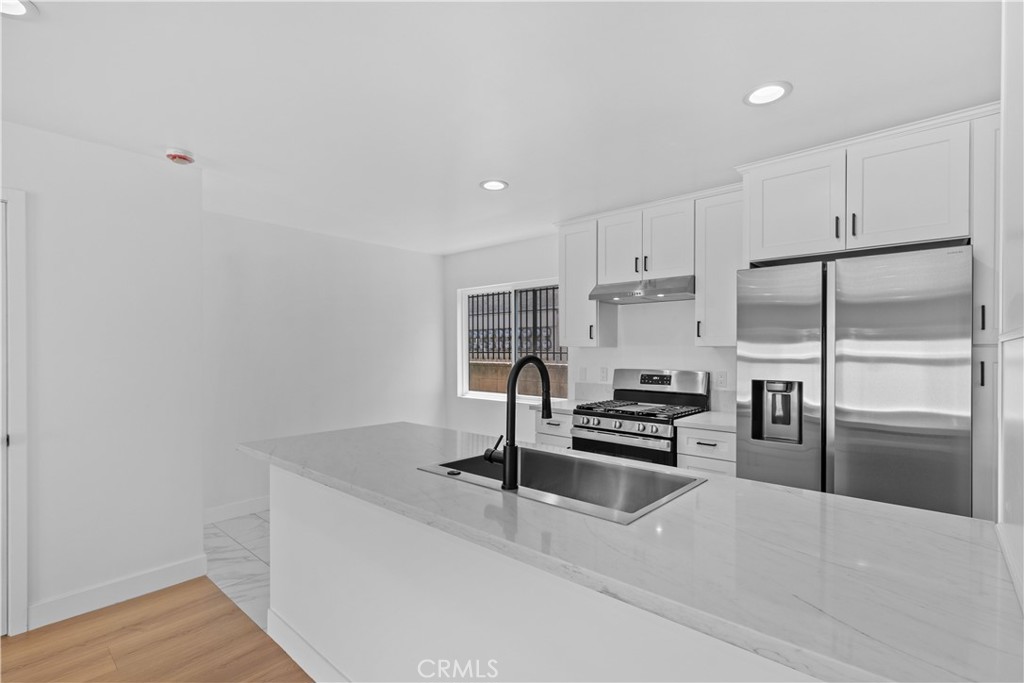 9019 Cedros Avenue #2