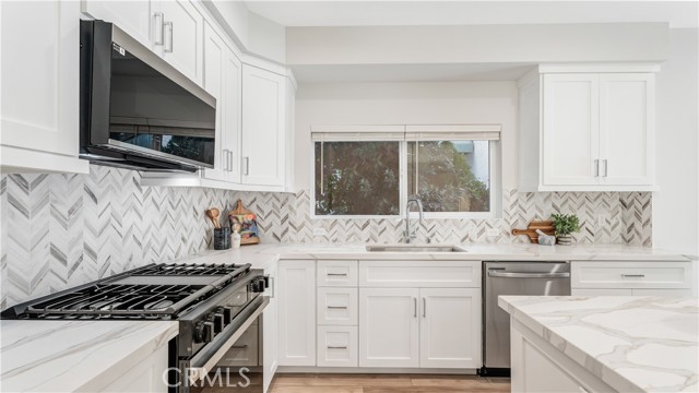 1823 Westholme Ave, Los Angeles CA: https://media.crmls.org/medias/b377e156-fdb0-486b-a61b-0450b876183b.jpg
