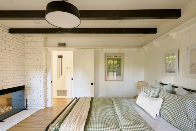 Detail Gallery Image 16 of 40 For 4800 Mary Ellen, Sherman Oaks,  CA 91423 - 3 Beds | 2 Baths