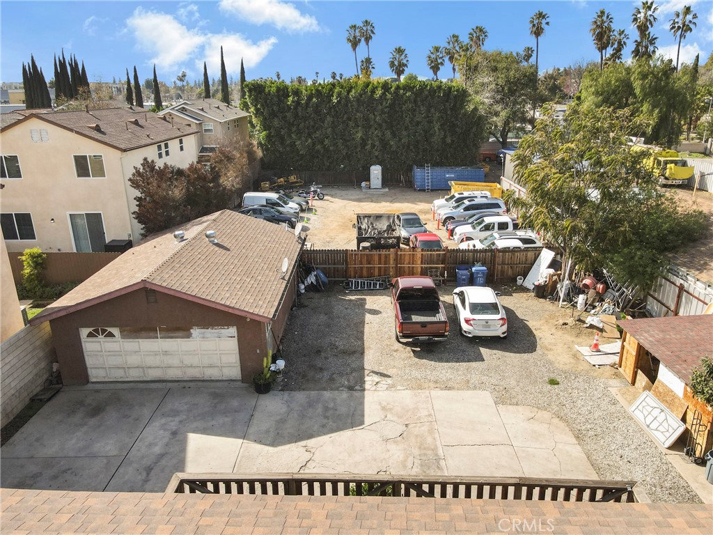 https://media.crmls.org/medias/b378d464-6f43-429d-bdd9-b00d02dc8412.jpg?preset=X-Large