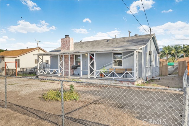 Detail Gallery Image 3 of 38 For 24976 7th Street, San Bernardino,  CA 92410 - 2 Beds | 1 Baths