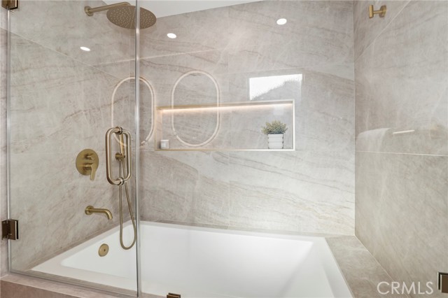 Detail Gallery Image 32 of 47 For 23856 Aetna, Woodland Hills,  CA 91367 - 4 Beds | 3 Baths