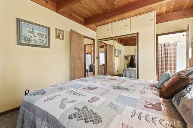 Detail Gallery Image 9 of 30 For 39791 Forest Rd, Big Bear Lake,  CA 92315 - 3 Beds | 2 Baths