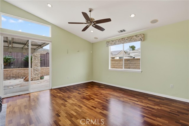 Detail Gallery Image 15 of 50 For 399 Cabrera, Hemet,  CA 92545 - 2 Beds | 2 Baths