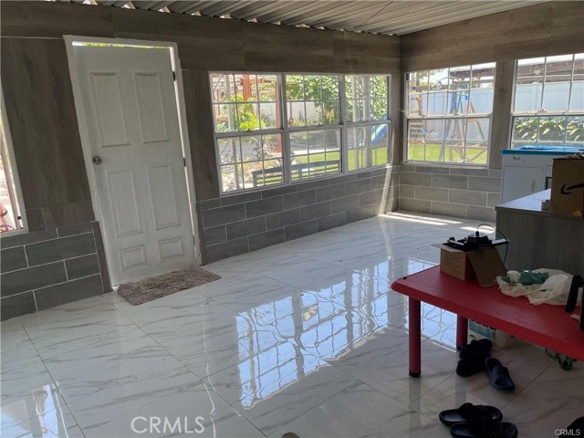 Detail Gallery Image 12 of 18 For 521 S Western Ave, Santa Ana,  CA 92703 - 4 Beds | 2 Baths