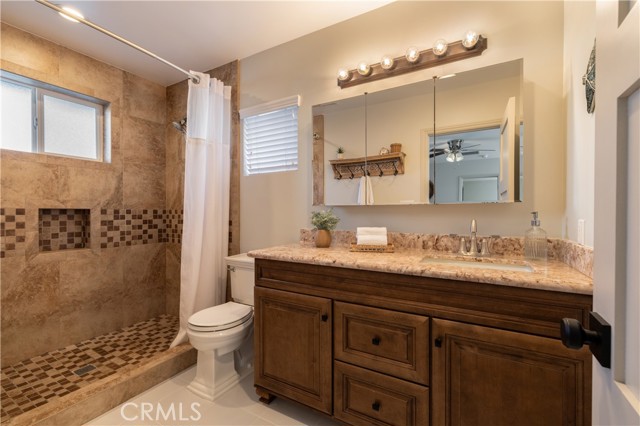 Detail Gallery Image 22 of 33 For 2289 Stearnlee Ave, Long Beach,  CA 90815 - 3 Beds | 3 Baths