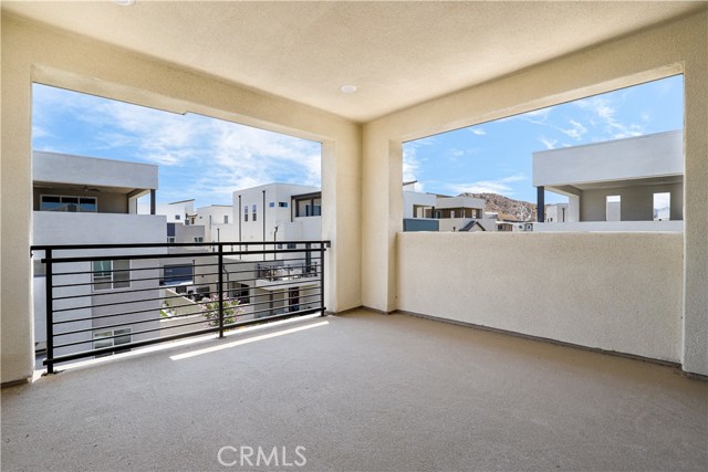 Detail Gallery Image 33 of 38 For 27512 Golden Currant Pl, Valencia,  CA 91381 - 4 Beds | 4 Baths