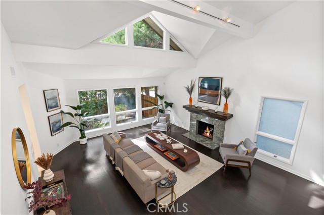 1156 S Carmelina Avenue, Los Angeles CA: https://media.crmls.org/medias/b37cc5cc-b76f-4be5-90ae-9be4857f6f38.jpg