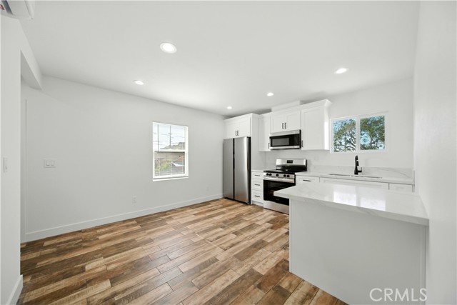 521 78th W, Los Angeles CA: https://media.crmls.org/medias/b37d55c2-ec94-4eee-abd1-24ba654e3d10.jpg