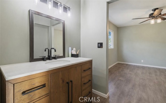 Detail Gallery Image 30 of 46 For 28975 Lotusgarden Dr, Canyon Country,  CA 91387 - 4 Beds | 3 Baths