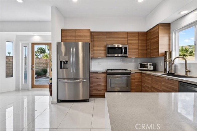 Detail Gallery Image 11 of 46 For 9640 S Hoylake, Desert Hot Springs,  CA 92240 - 3 Beds | 2 Baths