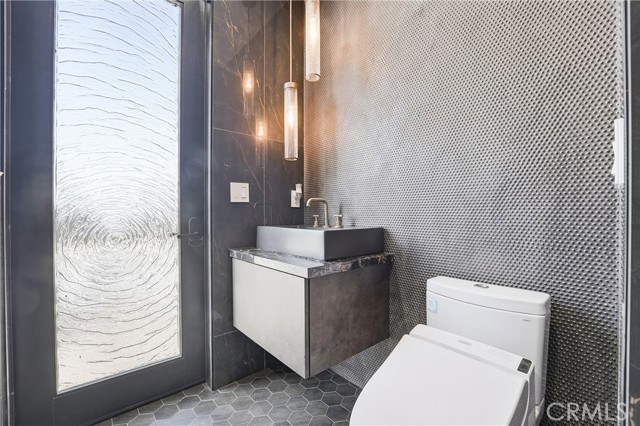 Detail Gallery Image 25 of 55 For 381 S Henning Way, Anaheim,  CA 92807 - 6 Beds | 6 Baths