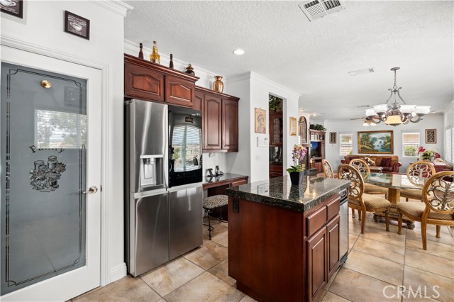 13985 Evergreen Lane, Victorville CA: https://media.crmls.org/medias/b37db1be-5b92-4af8-95fa-4ef8010a8956.jpg