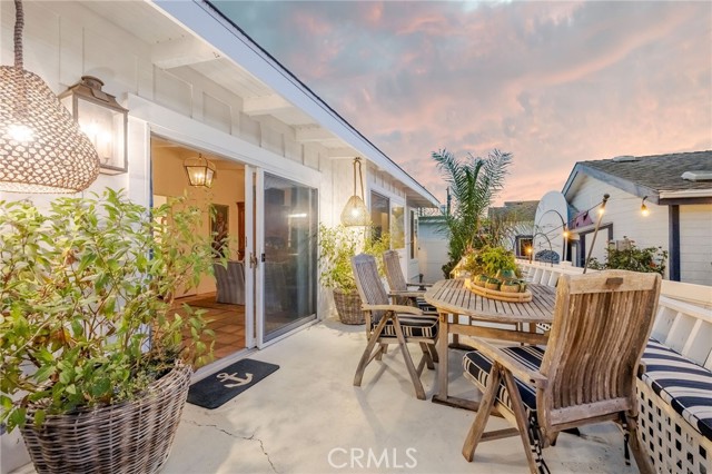 Detail Gallery Image 24 of 35 For 11 Saratoga, Newport Beach,  CA 92660 - 2 Beds | 2/1 Baths