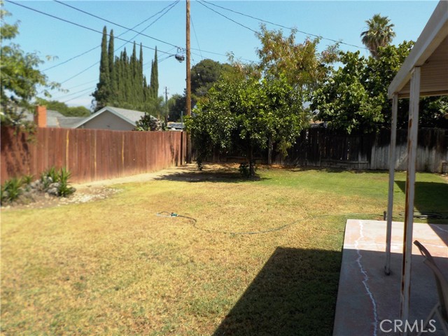 1676 Dumbarton Avenue, San Bernardino CA: https://media.crmls.org/medias/b37e231b-3cfa-4991-9772-c31639f3d167.jpg