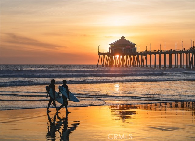 Detail Gallery Image 5 of 6 For 1118 California, Huntington Beach,  CA 92648 - 4 Beds | 3/1 Baths