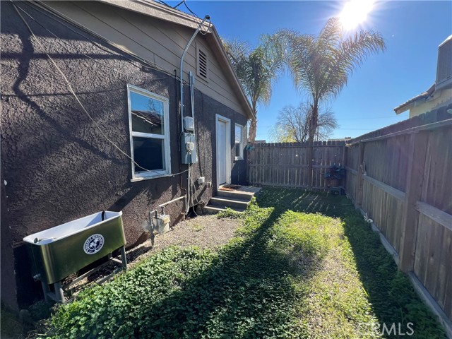 Detail Gallery Image 8 of 17 For 3326 W Henson, Riverdale,  CA 93656 - 2 Beds | 1 Baths