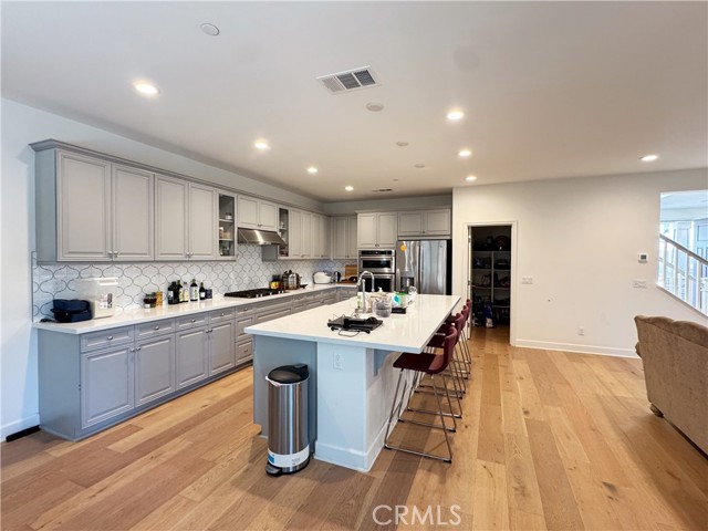 Detail Gallery Image 3 of 10 For 2811 E Agrarian St, Ontario,  CA 91762 - 5 Beds | 4 Baths