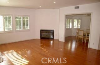 Detail Gallery Image 2 of 8 For 4310 Cahuenga Bld #103,  Toluca Lake,  CA 91602 - 2 Beds | 2/1 Baths