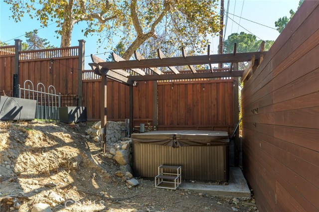 Detail Gallery Image 52 of 58 For 3932 Los Olivos Ln, La Crescenta,  CA 91214 - 4 Beds | 2 Baths