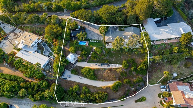 Detail Gallery Image 38 of 45 For 3662 Sweetwater Canyon Dr, Malibu,  CA 90265 - 3 Beds | 2 Baths